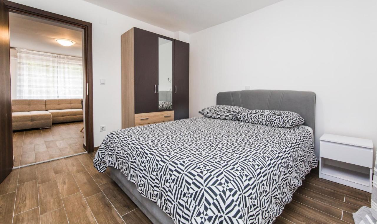 Apartmani Mabele Pag Town Εξωτερικό φωτογραφία