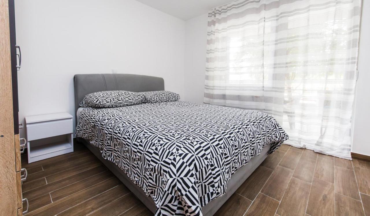 Apartmani Mabele Pag Town Εξωτερικό φωτογραφία