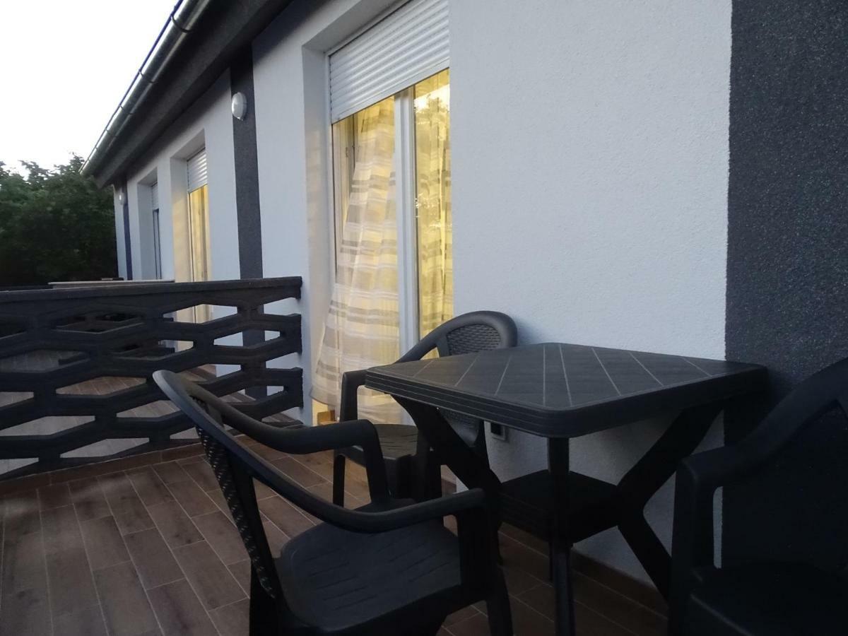 Apartmani Mabele Pag Town Εξωτερικό φωτογραφία